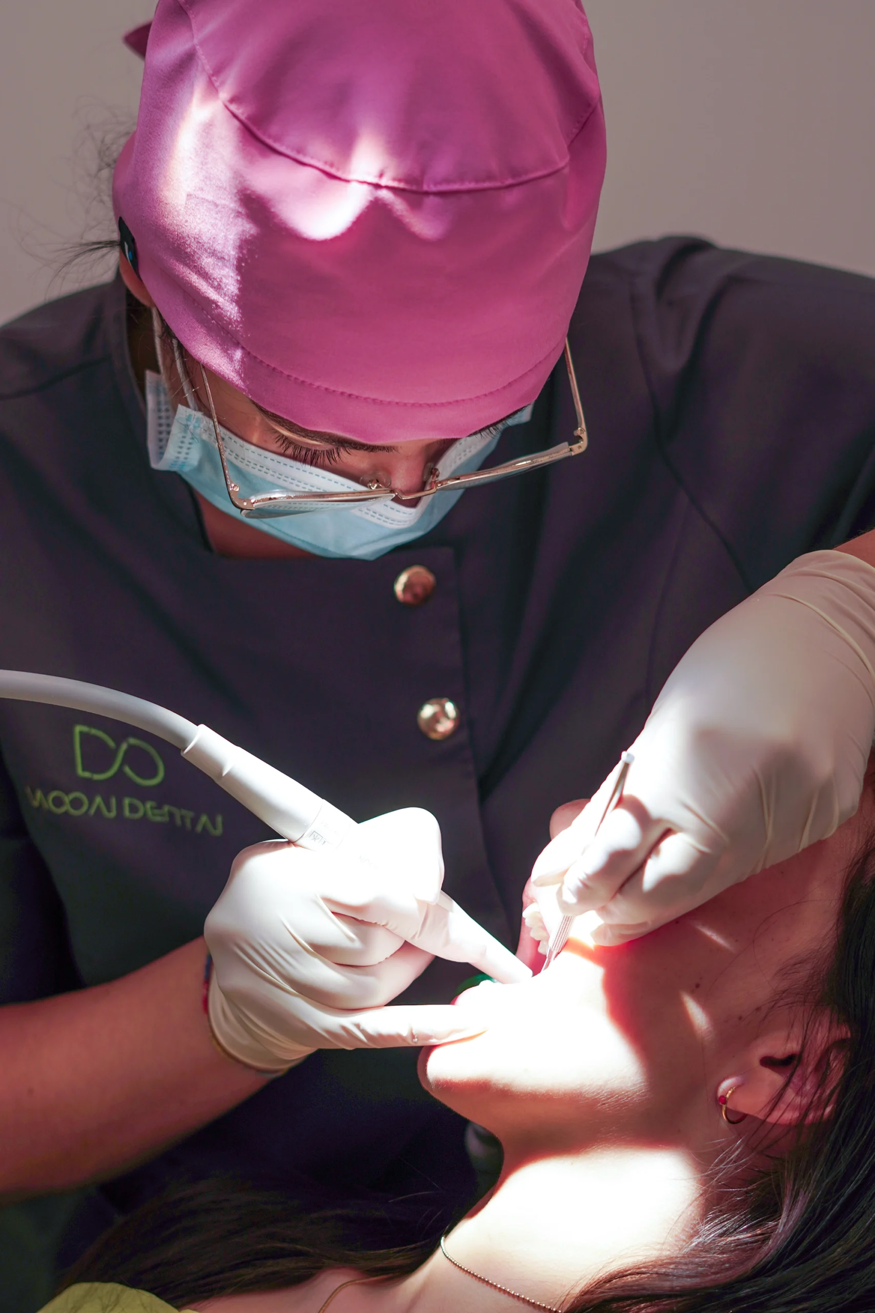 Limpieza dental profesional en Clínicas Dental Laooal